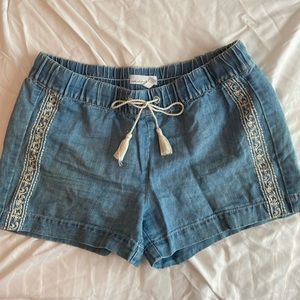 Beachy jean short